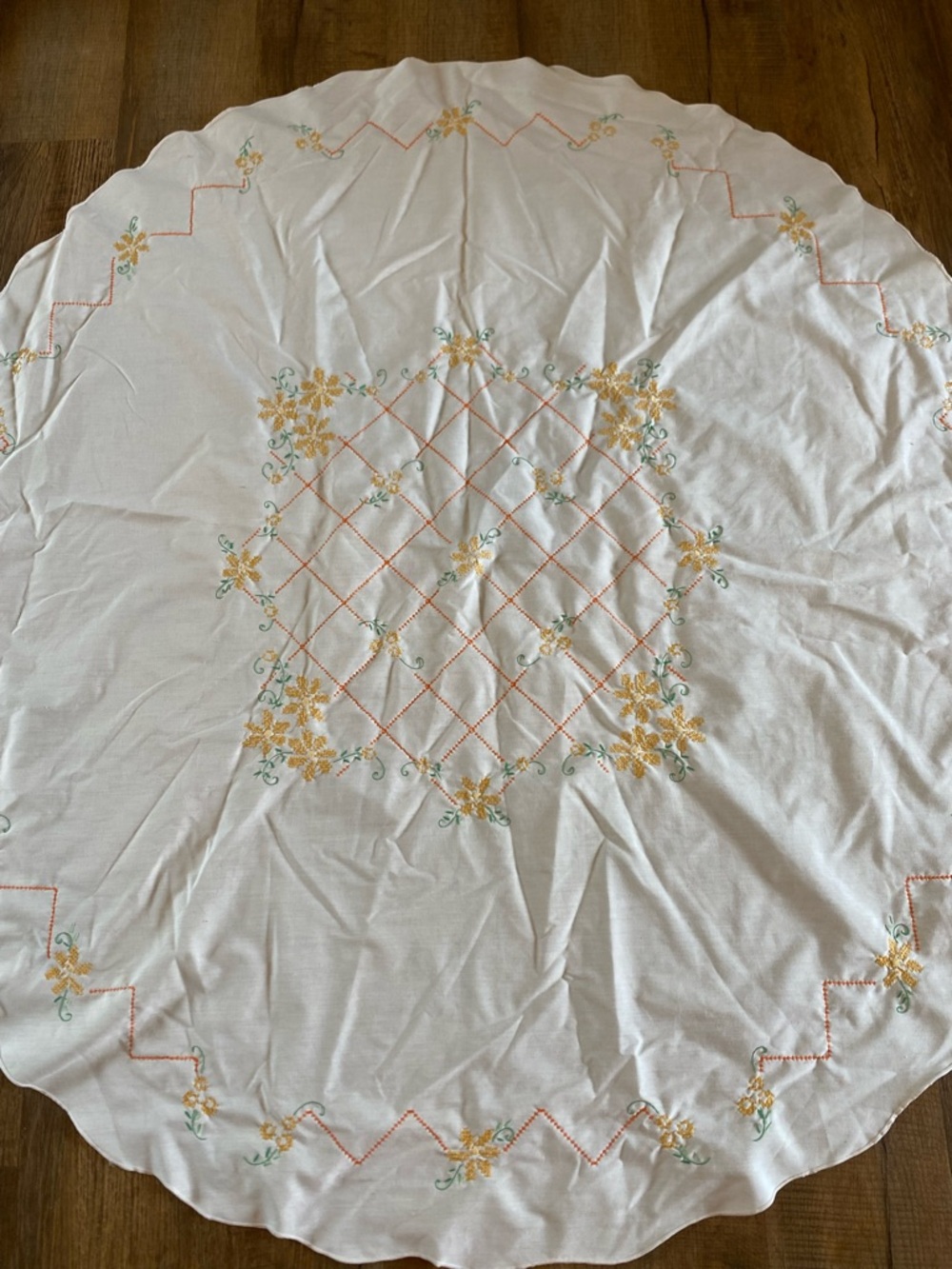 Vintage Embroidered Floral Round Tablecloth Linen